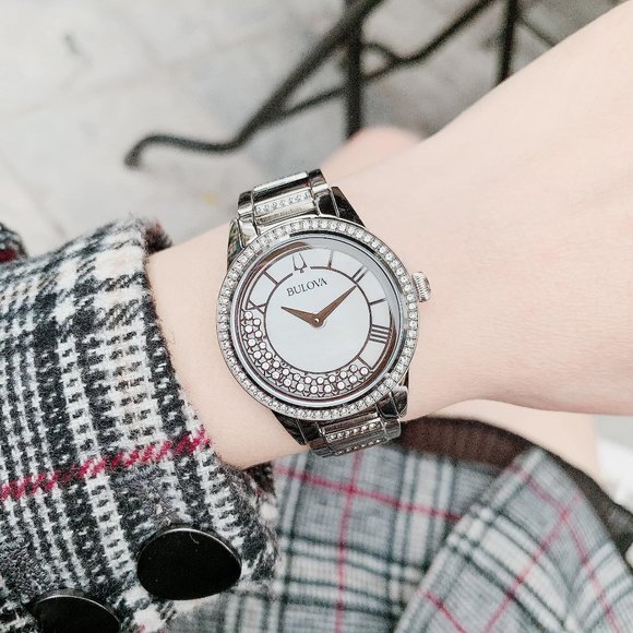 New! Sale! Versace Silver Ladies Mother Of Pearl Watch